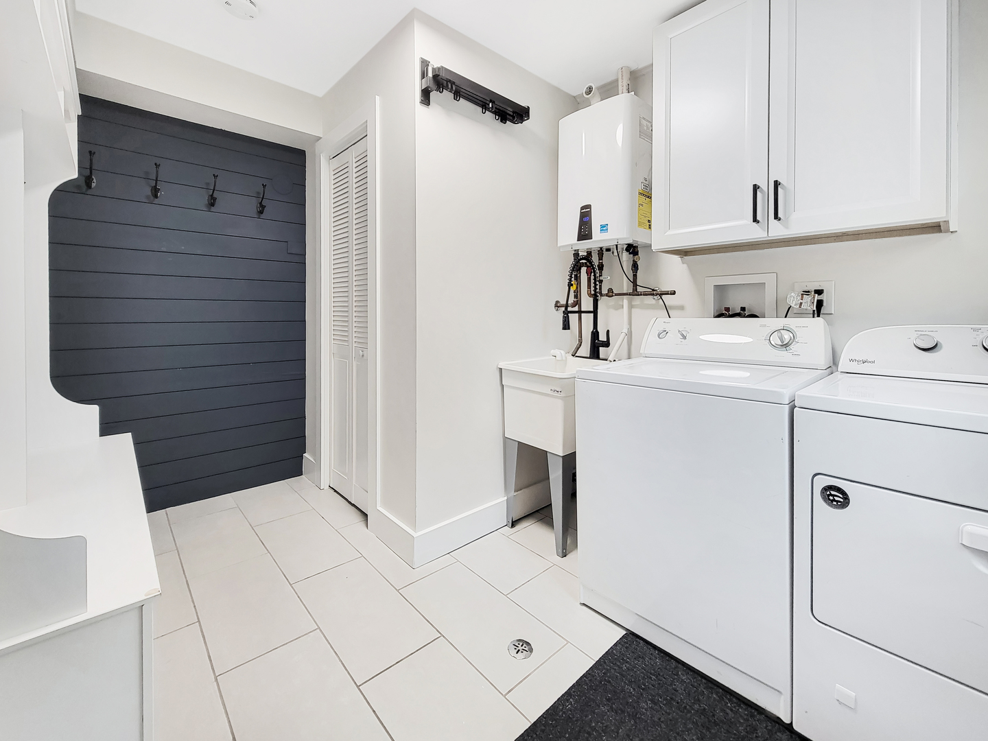 401 South 4th Avenue Libertyville, IL 60048 - Photo 23 of 23 a view of utility room