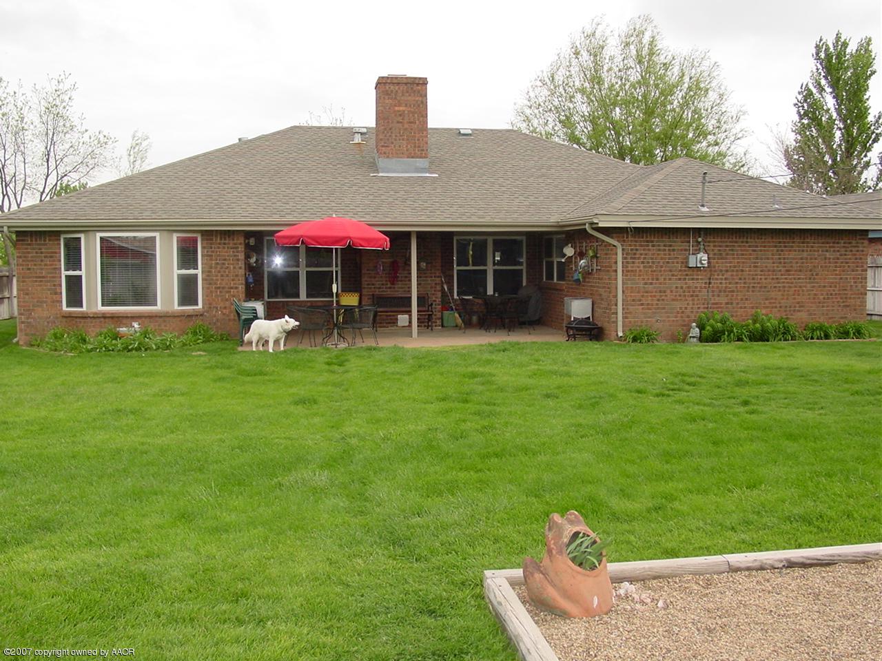 8708 Circle Avenue Amarillo, TX 79110 - Photo 12 of 12 Backyard and covered patio