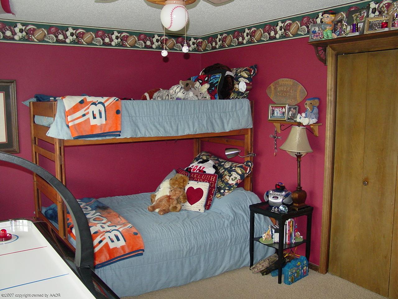 8708 Circle Avenue Amarillo, TX 79110 - Photo 5 of 12 1st Bedroom
