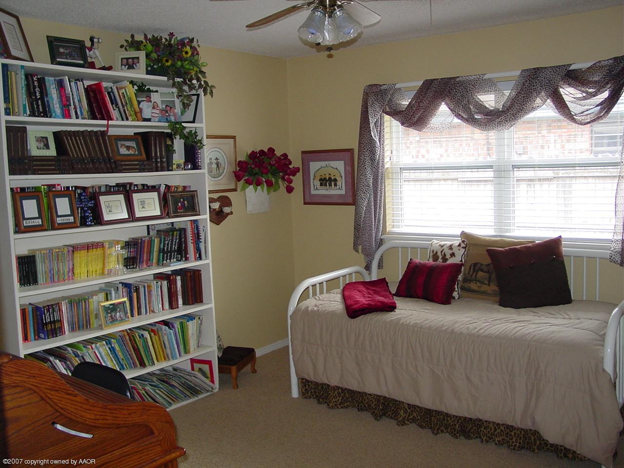 8708 Circle Avenue Amarillo, TX 79110 - Photo 7 of 12 2nd Bedroom