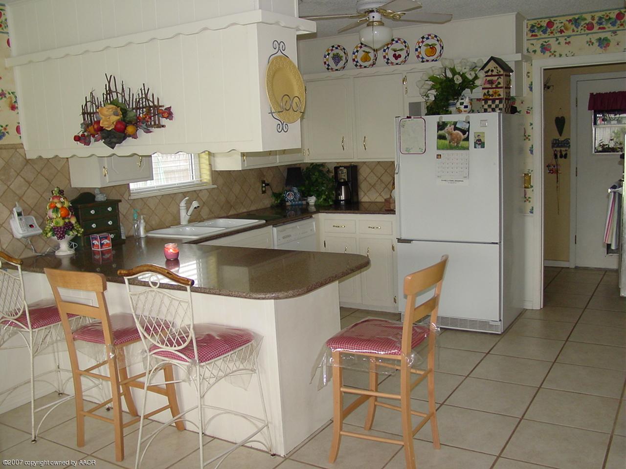 8708 Circle Avenue Amarillo, TX 79110 - Photo 10 of 12 Kitchen
