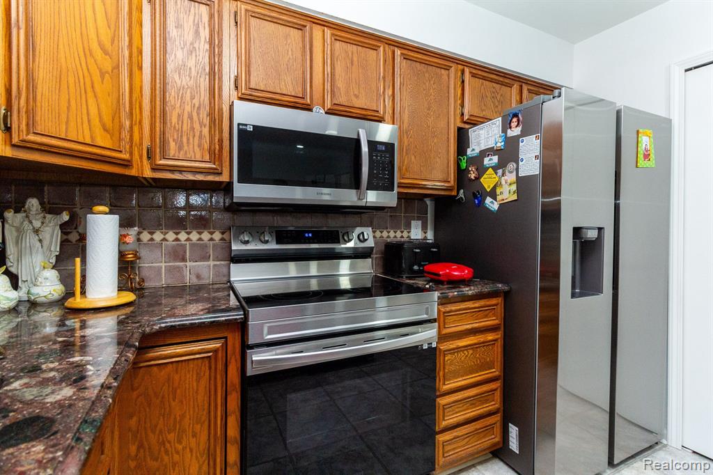 15466 Roxbury Circle Macomb, MI 48044 - Photo 13 of 30 Gallery Image 13