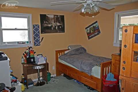 8207 Davison Road Davison, MI 48423 - Photo 10 of 15 20398543-9.JPG