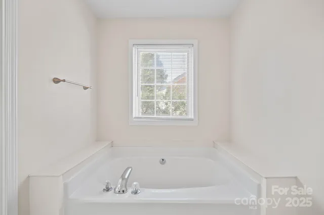 $424,999 | 3024 Cross Tie Lane, Matthews, NC 28105