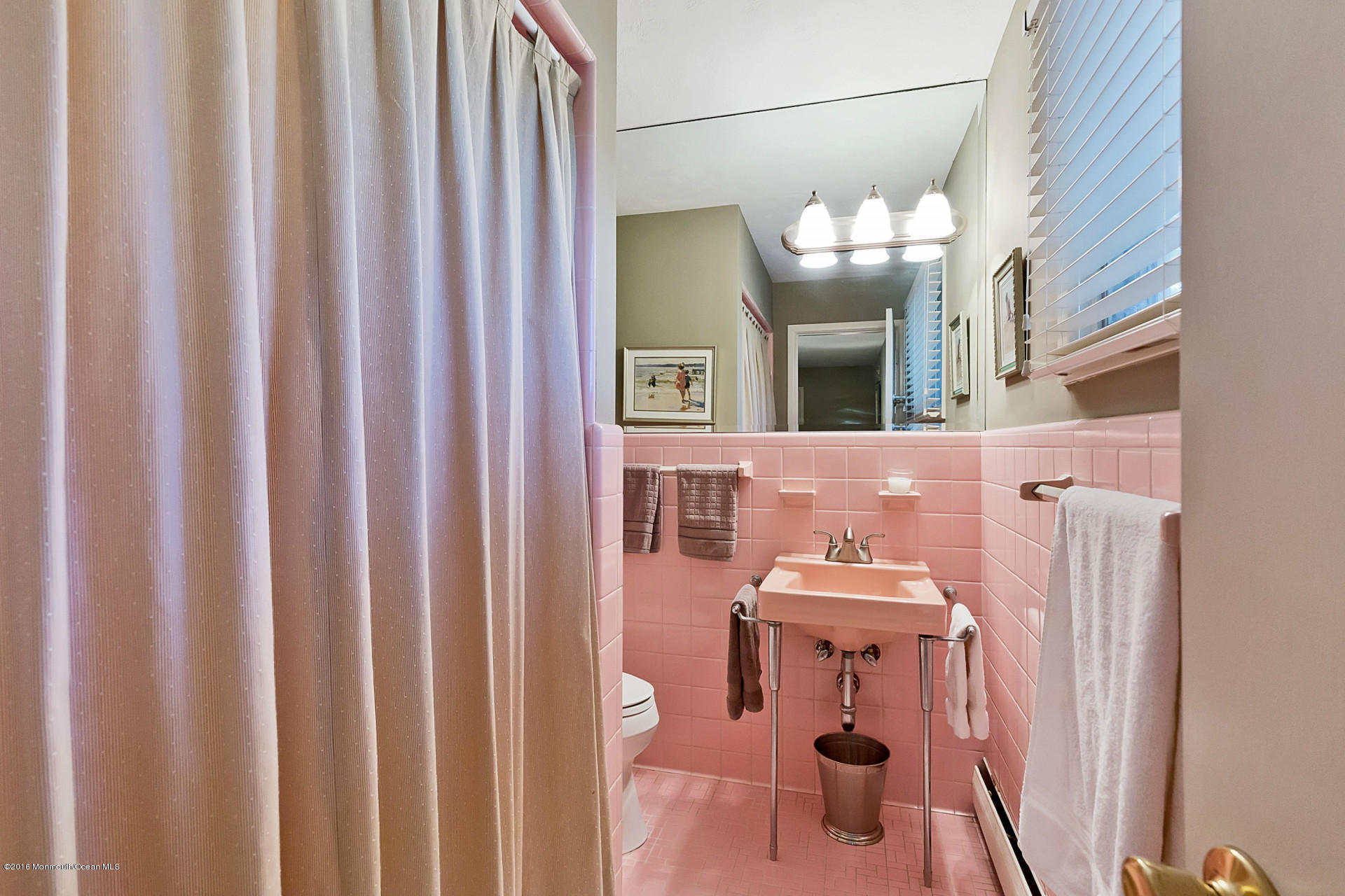 629 Valley Road Brielle, NJ 08730 - Photo 14 of 29 Master Bathroom