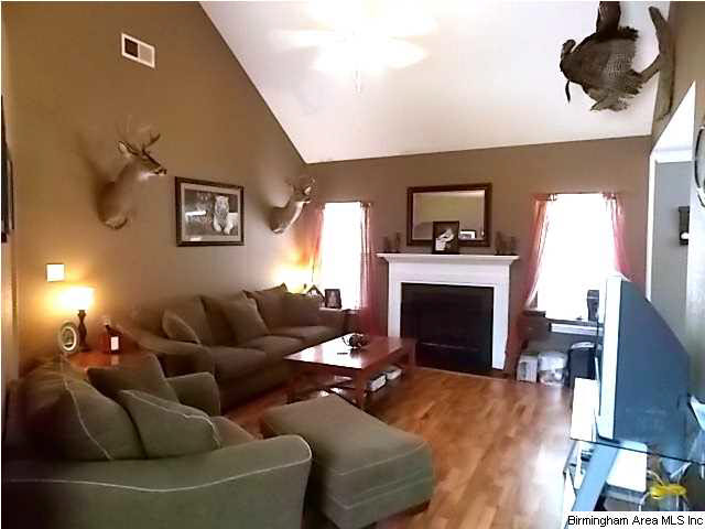 609 Meriweather Drive Calera, AL 35040 - Photo 2 of 31