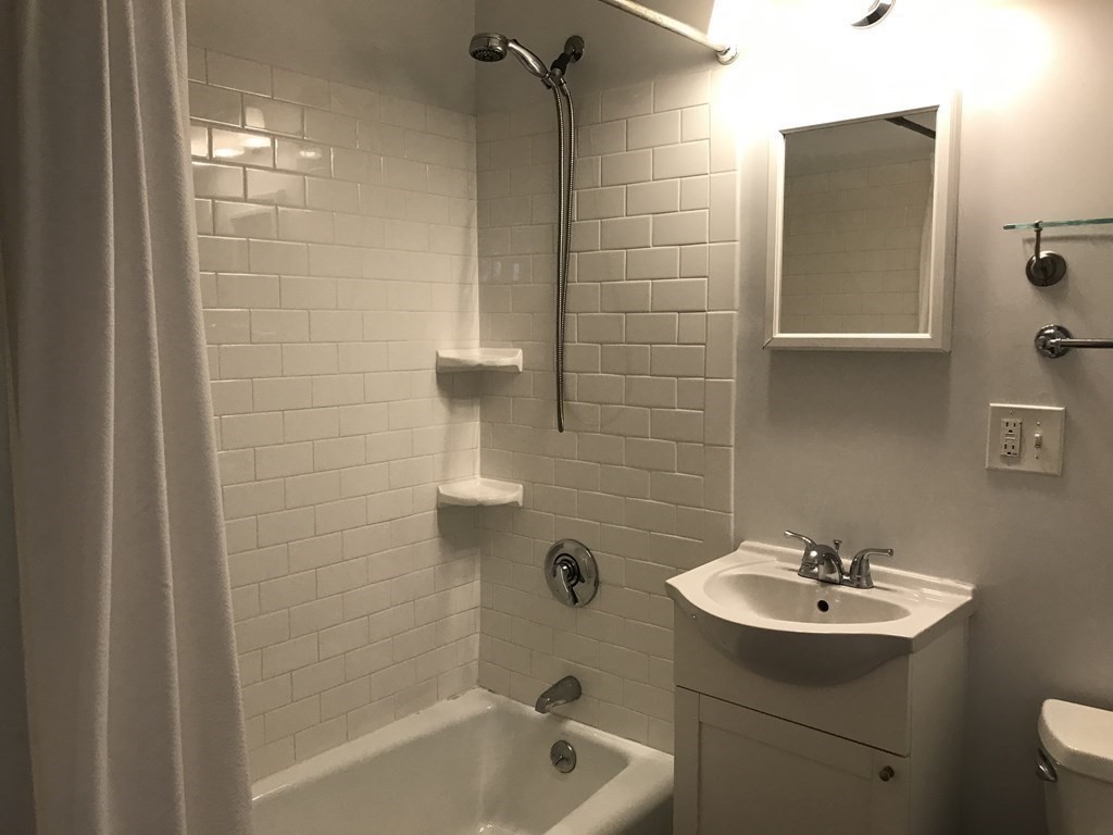30 Pinckney Street, Unit 5 Boston, MA 02114 - Photo 7 of 9
