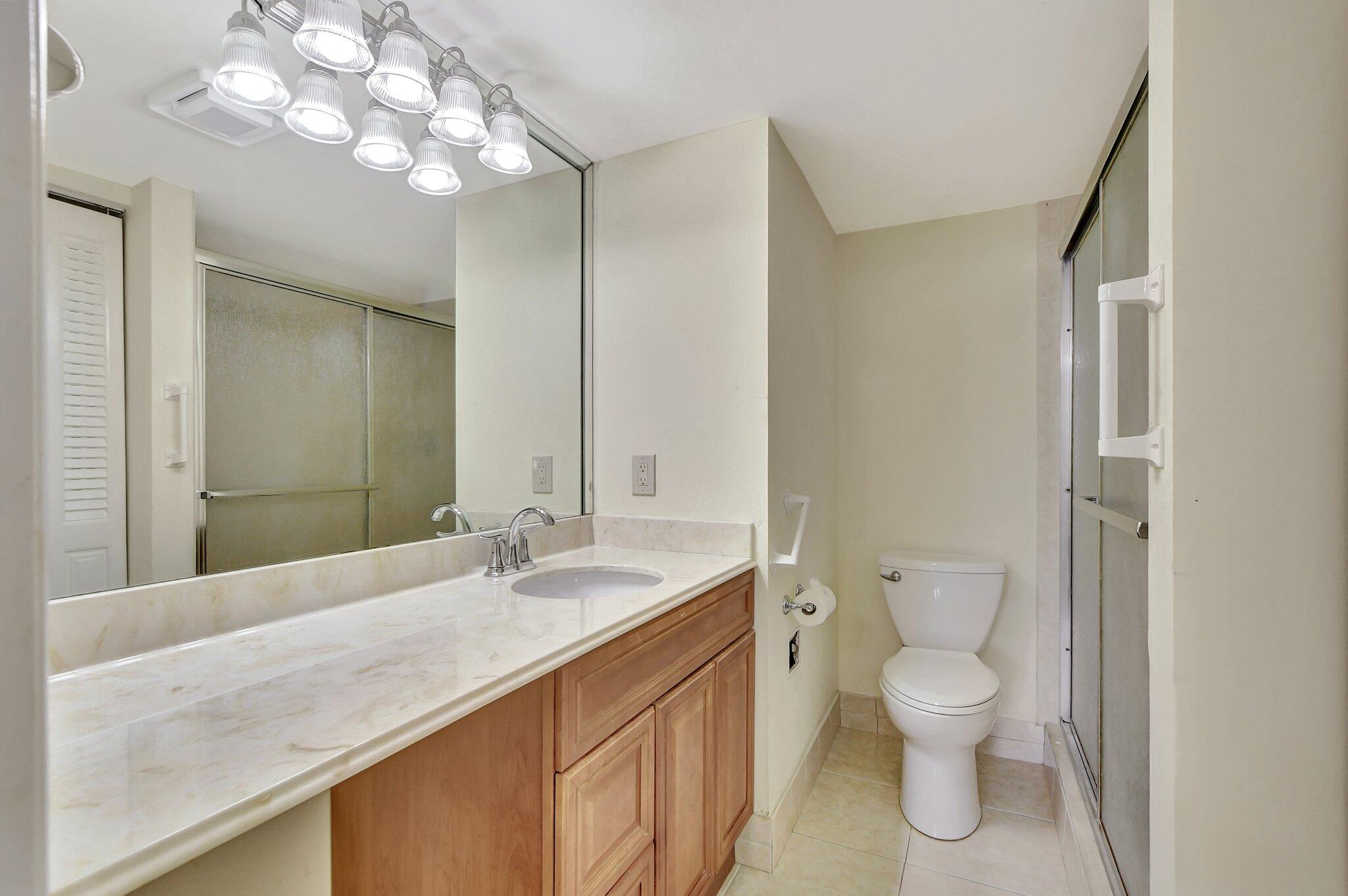 1030 Hythe B Boca Raton, FL 33434 - Photo 11 of 38 13-web-or-mls-DSC_1166