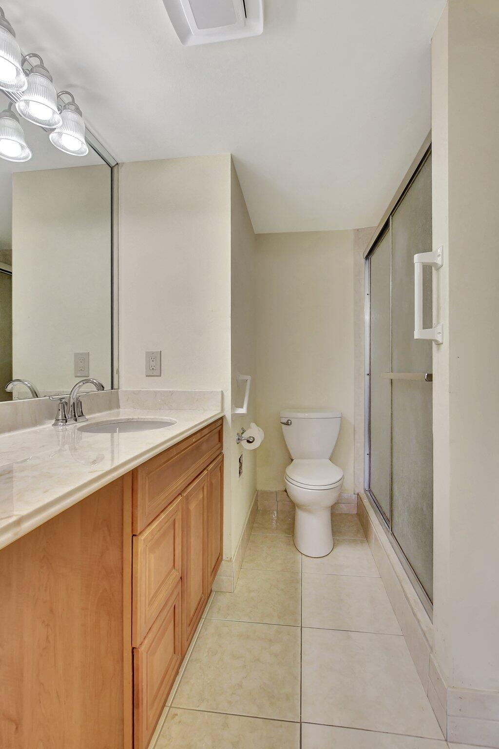 1030 Hythe B Boca Raton, FL 33434 - Photo 12 of 38 14-web-or-mls-DSC_1171