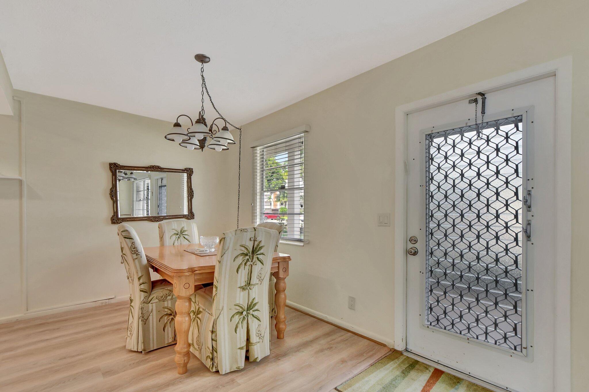 1030 Hythe B Boca Raton, FL 33434 - Photo 3 of 38 7-web-or-mls-DSC_1136