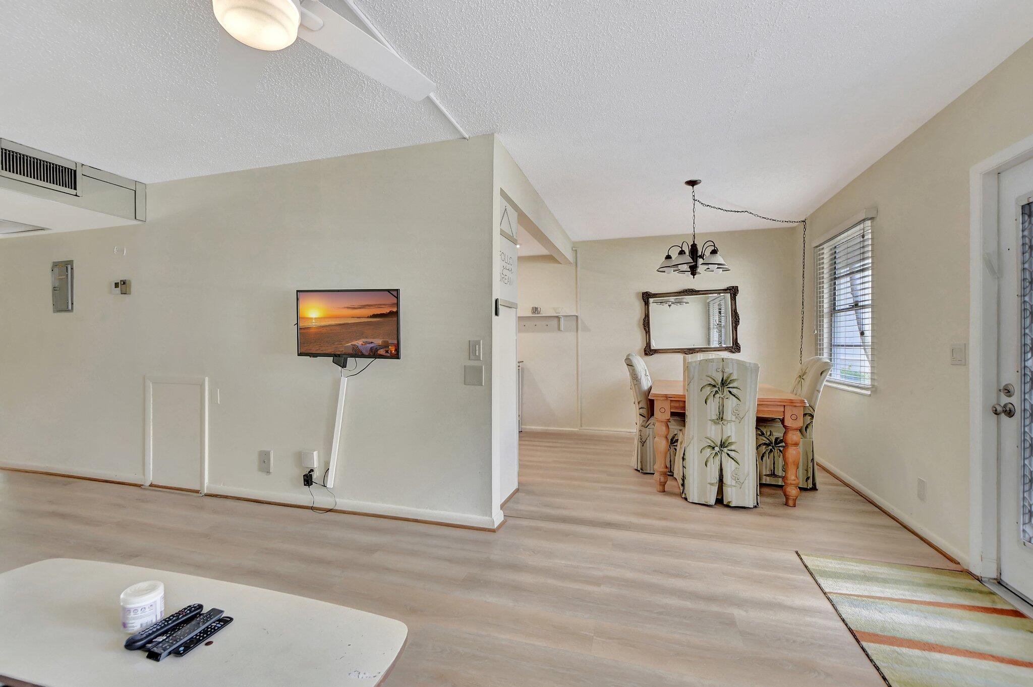 1030 Hythe B Boca Raton, FL 33434 - Photo 5 of 38 4-web-or-mls-DSC_1121