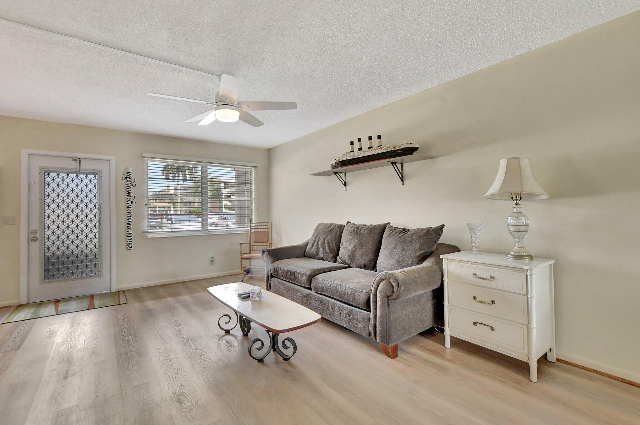 1030 Hythe B Boca Raton, FL 33434 - Photo 7 of 38 6-web-or-mls-DSC_1131