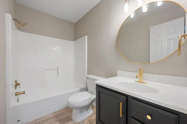 $215,000 | 809 Chambers Creek Circle, Hewitt, TX 76643