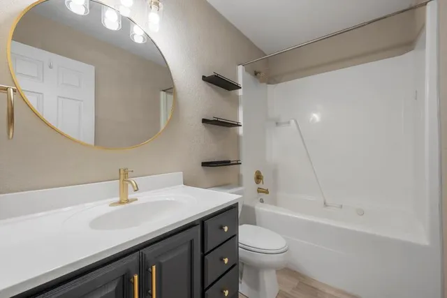 $215,000 | 809 Chambers Creek Circle, Hewitt, TX 76643