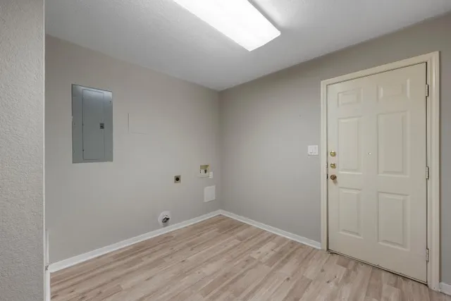 $215,000 | 809 Chambers Creek Circle, Hewitt, TX 76643