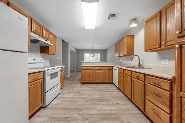 $215,000 | 809 Chambers Creek Circle, Hewitt, TX 76643