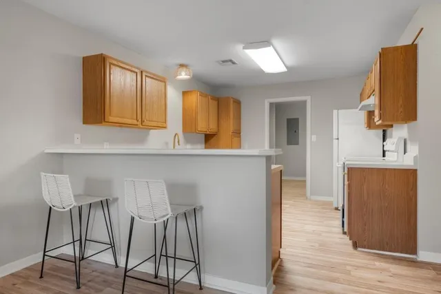 $215,000 | 809 Chambers Creek Circle, Hewitt, TX 76643