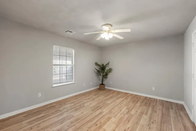 $215,000 | 809 Chambers Creek Circle, Hewitt, TX 76643