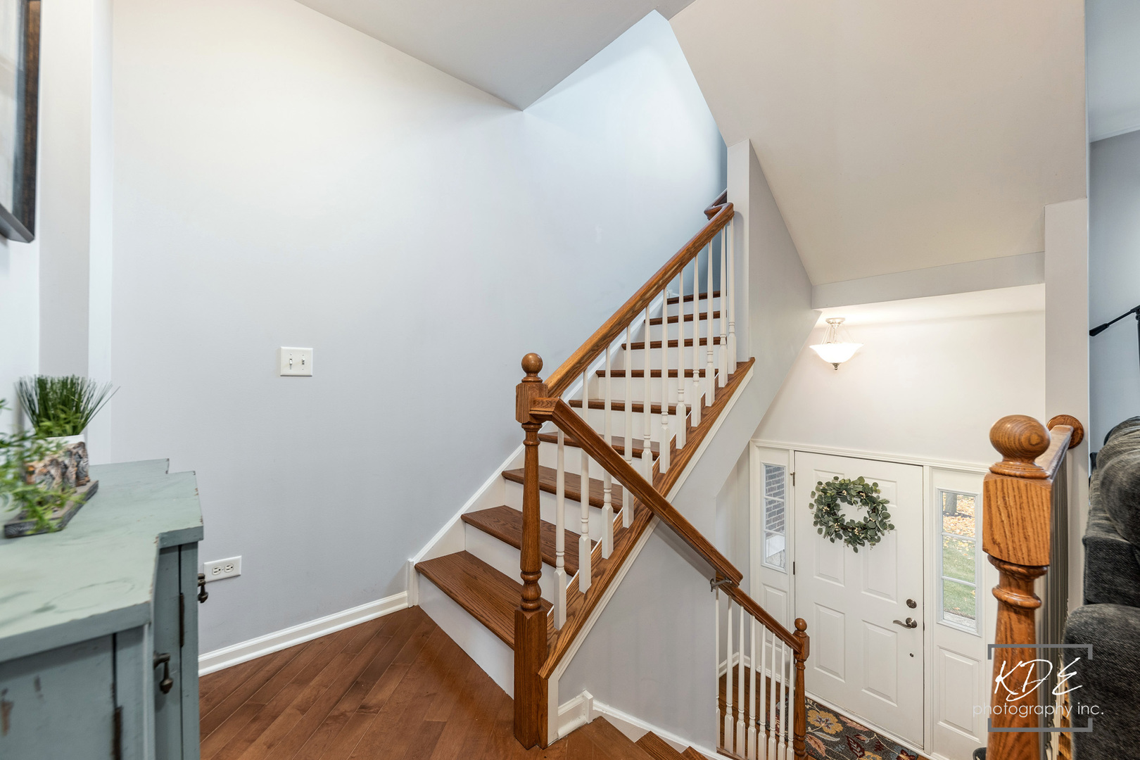 2809 Blakely Lane Naperville, IL 60540 - Photo 4 of 12 a view of entryway with a window