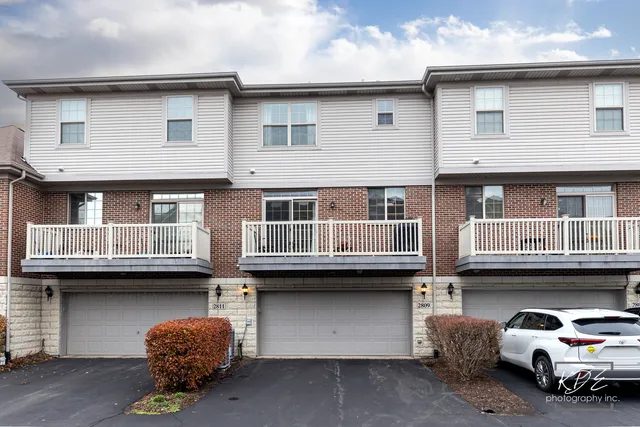 $459,900 | 2809 Blakely Lane, Naperville, IL 60540