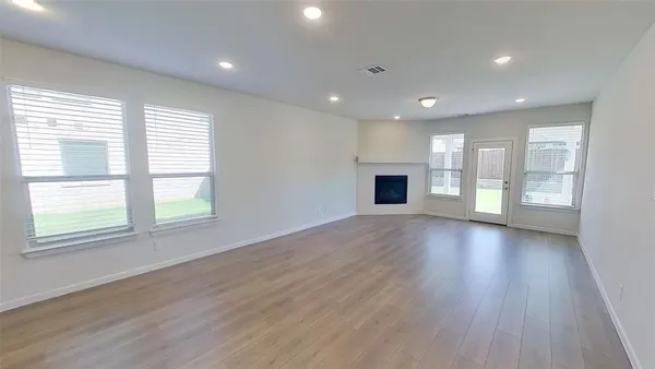 $3,300 | 442 Diamond Creek Drive, Forney, TX 75126