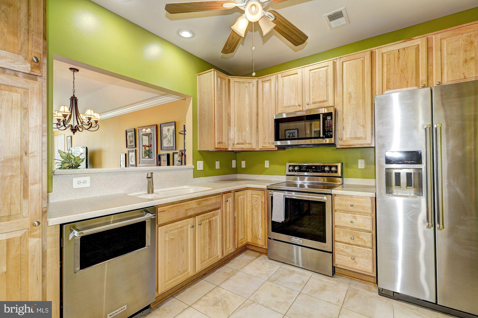 7315 Brookview Road, Unit 304 Elkridge, MD 21075 - Photo 9 of 31 Kitchen