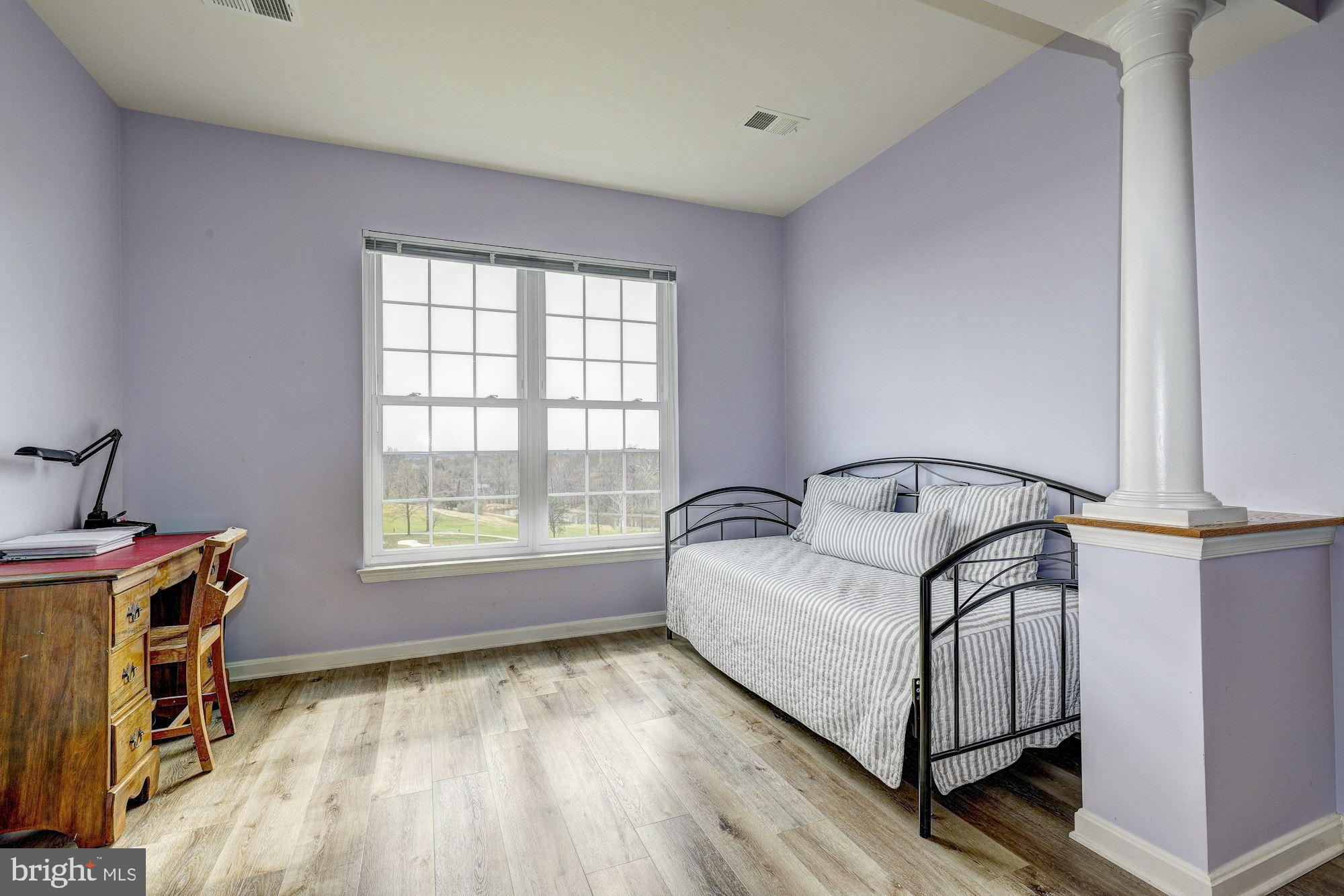 7315 Brookview Road, Unit 304 Elkridge, MD 21075 - Photo 13 of 31 Primary Sitting Room