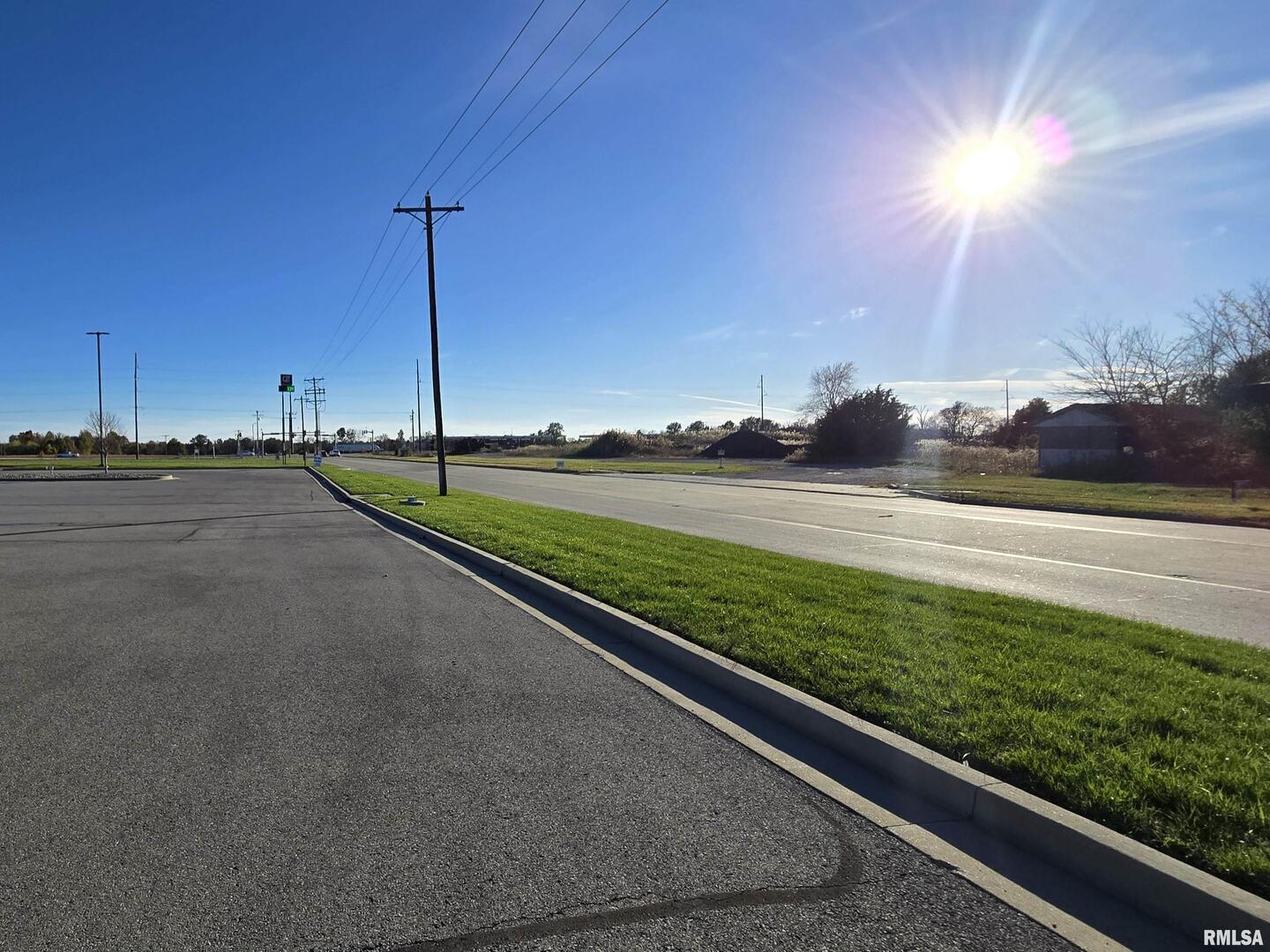 0 North Wls Byp Road Mount Vernon, IL 62864 - Photo 5 of 7 a view of a yard and ocean view