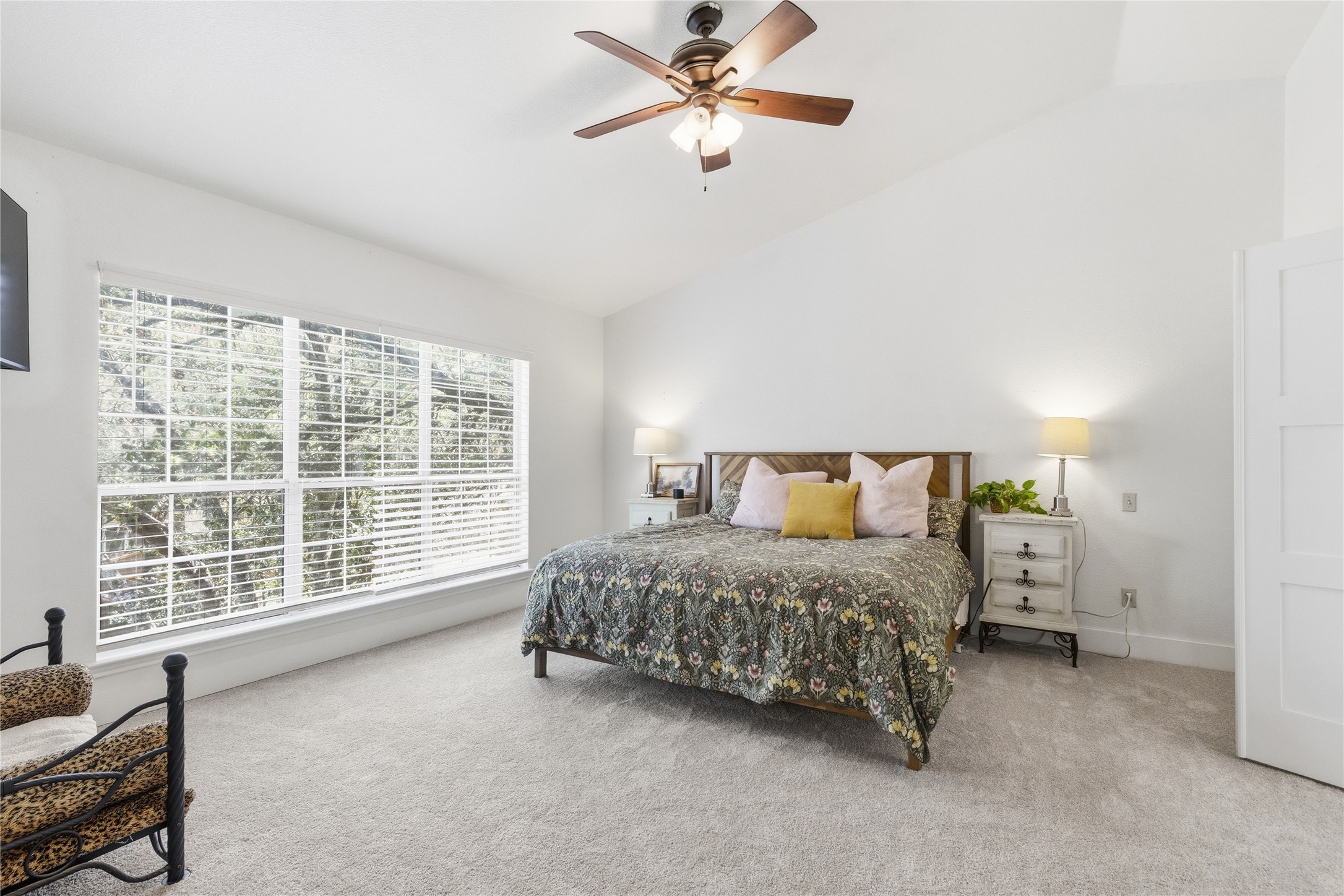 6310 Walebridge Lane Austin, TX 78739 - Photo 26 of 40 Massive room with high ceiling!