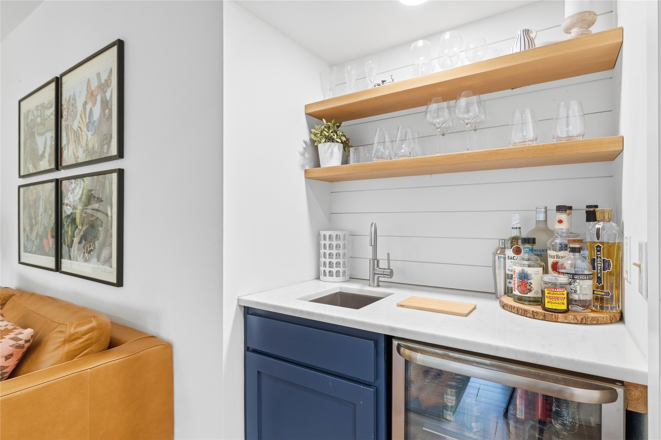 6310 Walebridge Lane Austin, TX 78739 - Photo 7 of 40 Wet bar off the second living space! Easy access to make your favorite cocktail or storage your favorite wine collection!
