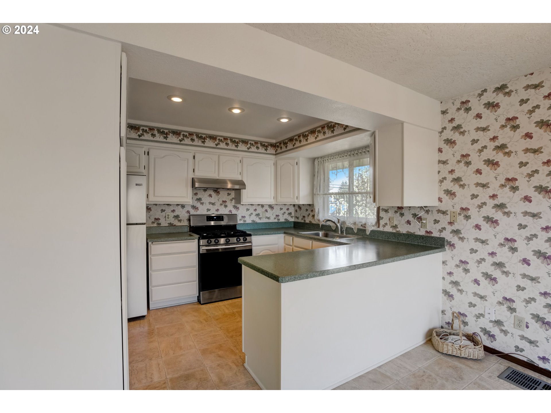 1871 Southeast Palmblad Road Gresham, OR 97080 - Photo 14 of 48 Gallery Image 14