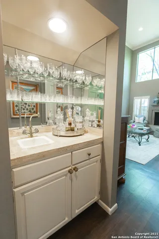 $2,495 | 8123 North New Braunfels Avenue, Unit M, San Antonio, TX 78209