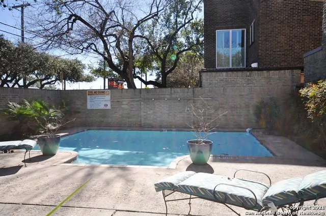 $2,495 | 8123 North New Braunfels Avenue, Unit M, San Antonio, TX 78209