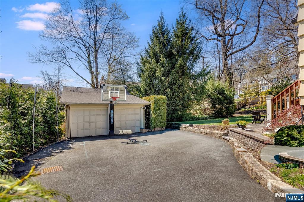 108 Durand Road Maplewood, NJ 07040 - Photo 41 of 45