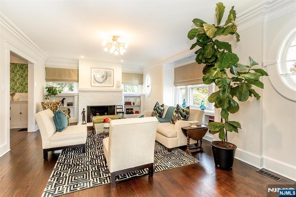 108 Durand Road Maplewood, NJ 07040 - Photo 5 of 45