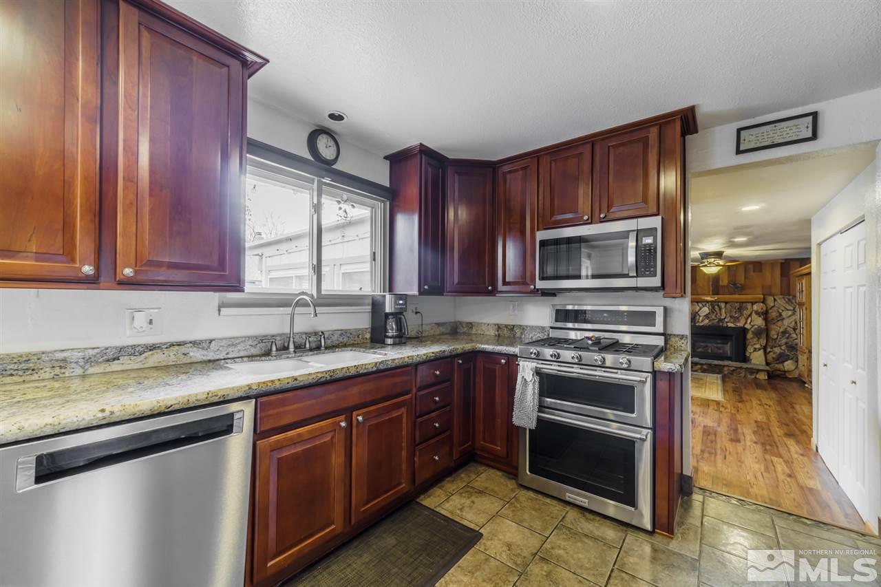 860 Cambridge Way Reno, NV 89511 - Photo 6 of 18 Photo 6