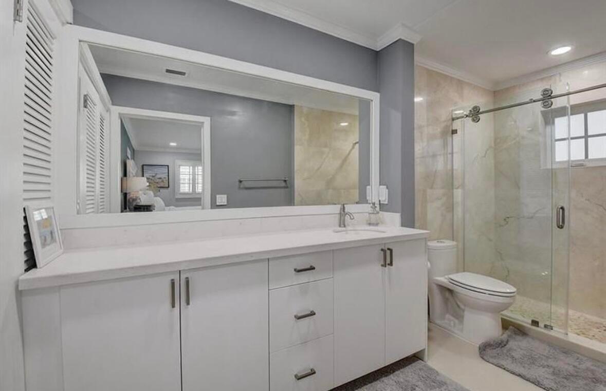 1299 South Ocean Boulevard, Unit L5 Boca Raton, FL 33432 - Photo 13 of 20 Primary Bath