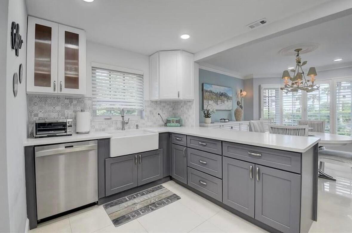 1299 South Ocean Boulevard, Unit L5 Boca Raton, FL 33432 - Photo 10 of 20 Kitchen