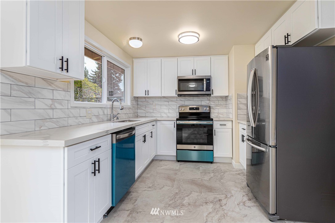 31402 10th Avenue South Federal Way, WA 98003 - Photo 8 of 24