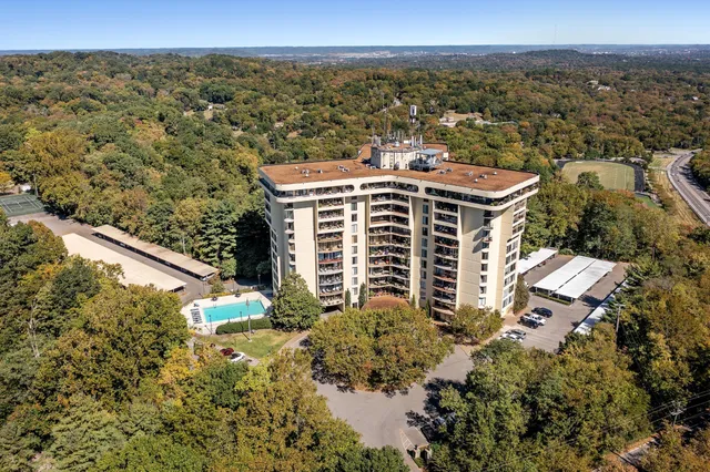 $435,000 | 6666 Brookmont Terrace, Unit 307, Nashville, TN 37205