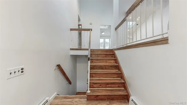 a view of entryway and hall