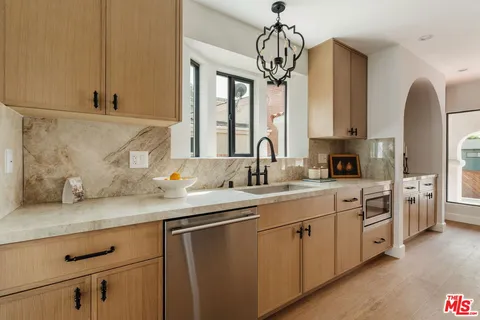 $1,499,000 | 3936 Olmsted Avenue, Los Angeles, CA 90008