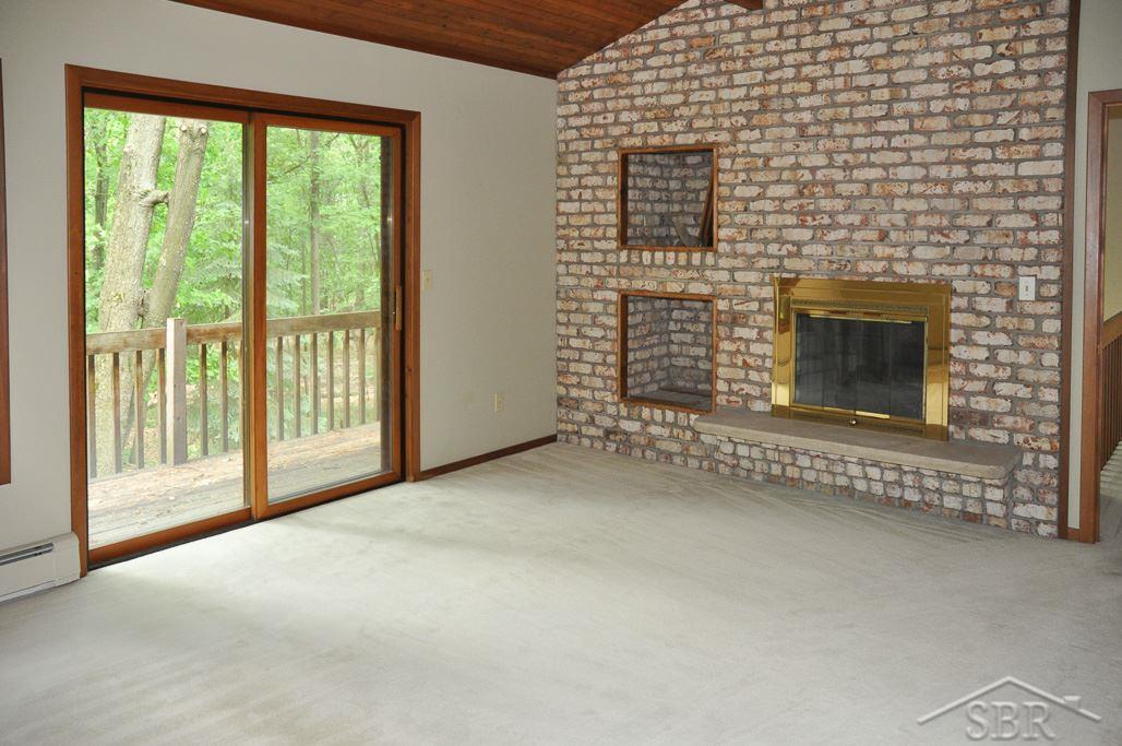 1911 North Miller Road Saginaw, MI 48609 - Photo 15 of 33 31321941-14.JPG