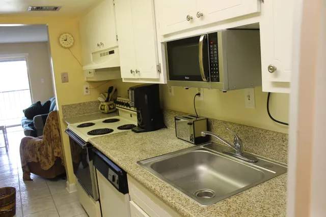 $1,750 | 3680 Barna Avenue, Unit 220, Titusville, FL 32780