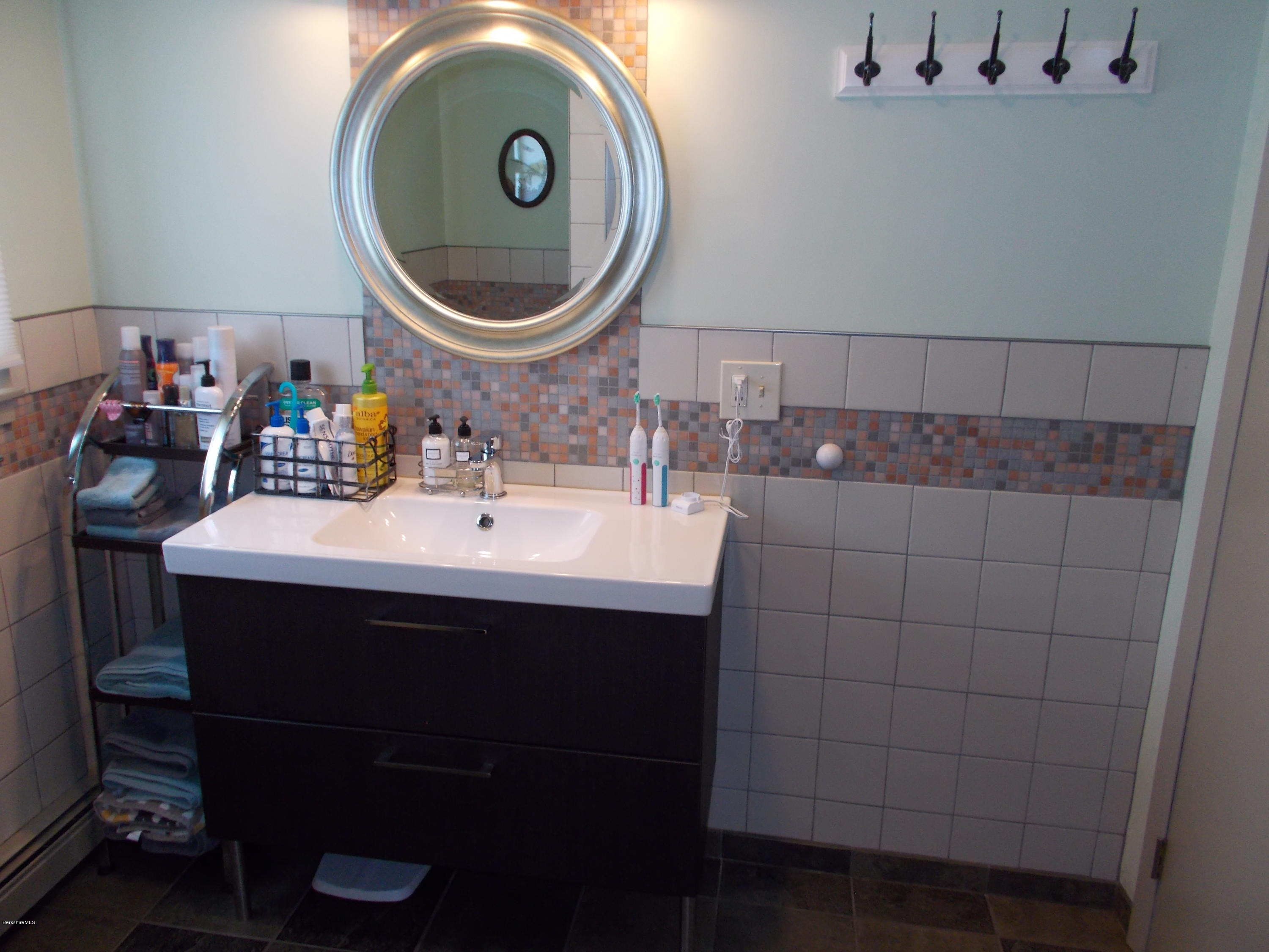 9 Lanark Road Pittsfield, MA 01201 - Photo 18 of 22 Modern Bathroom