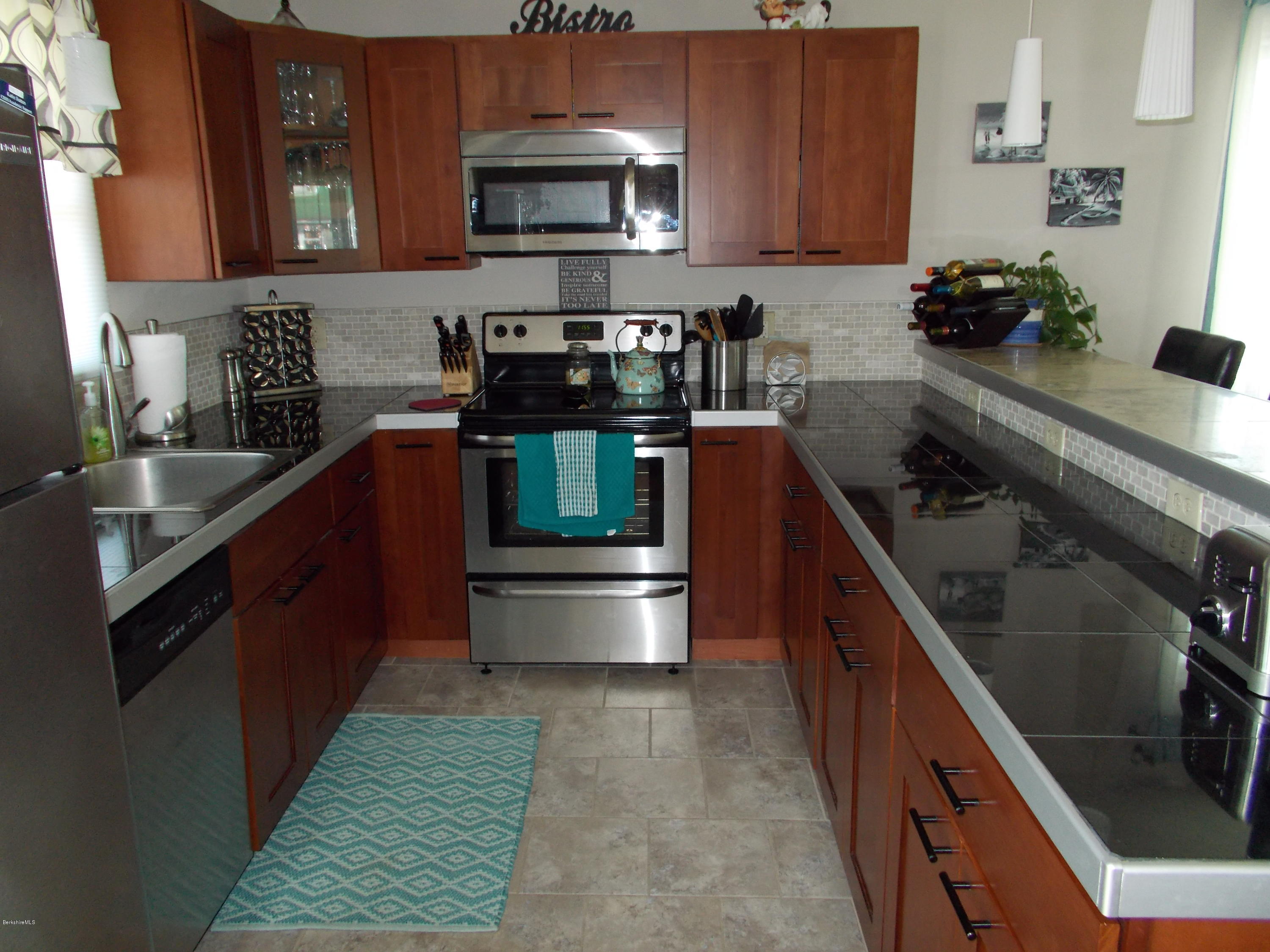 9 Lanark Road Pittsfield, MA 01201 - Photo 10 of 22 Plenty of Counters