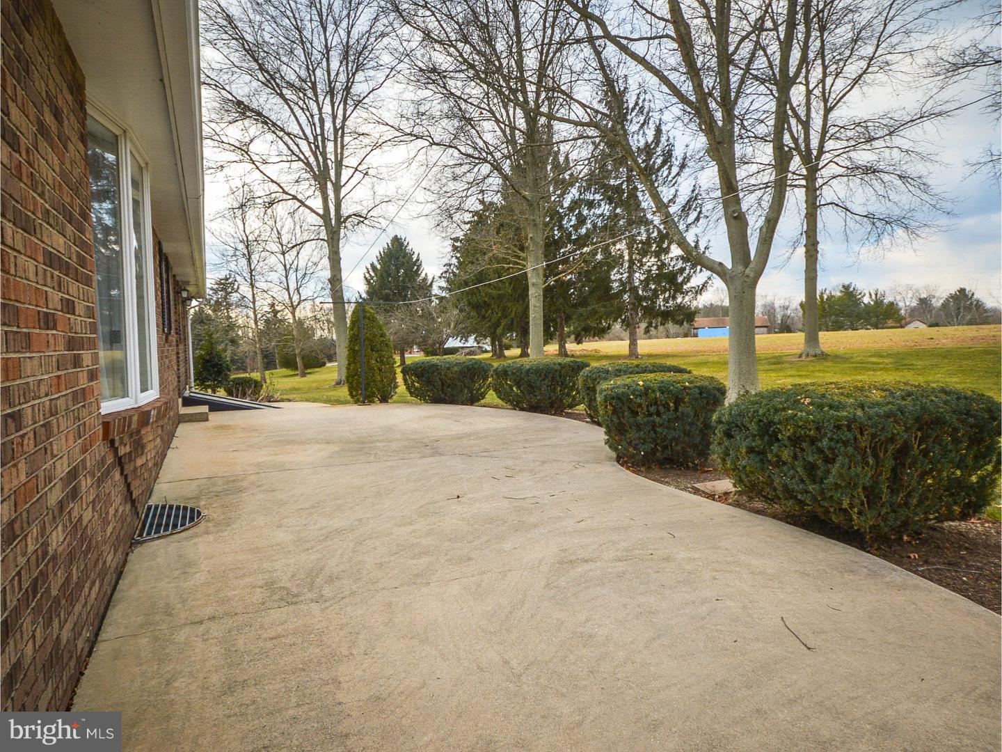 2514 Wasser Road Pennsburg, PA 18073 - Photo 18 of 25 Patio