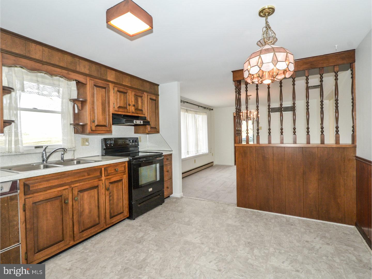 2514 Wasser Road Pennsburg, PA 18073 - Photo 6 of 25 Kitchen