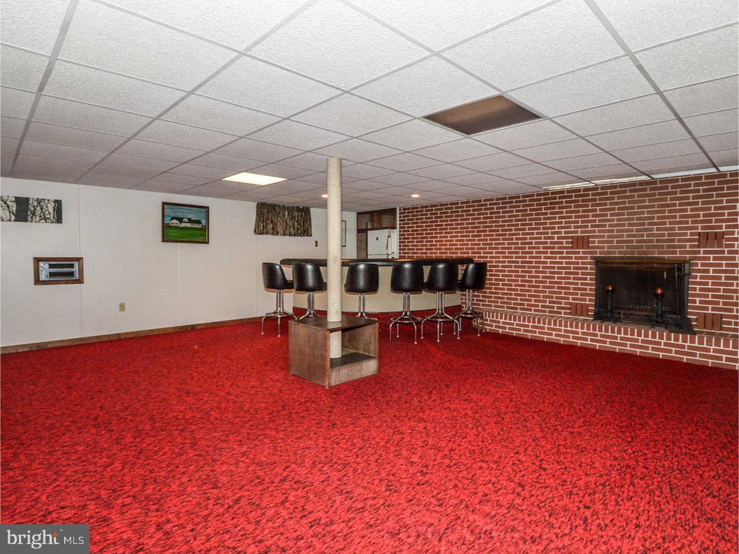 2514 Wasser Road Pennsburg, PA 18073 - Photo 8 of 25 Family Room