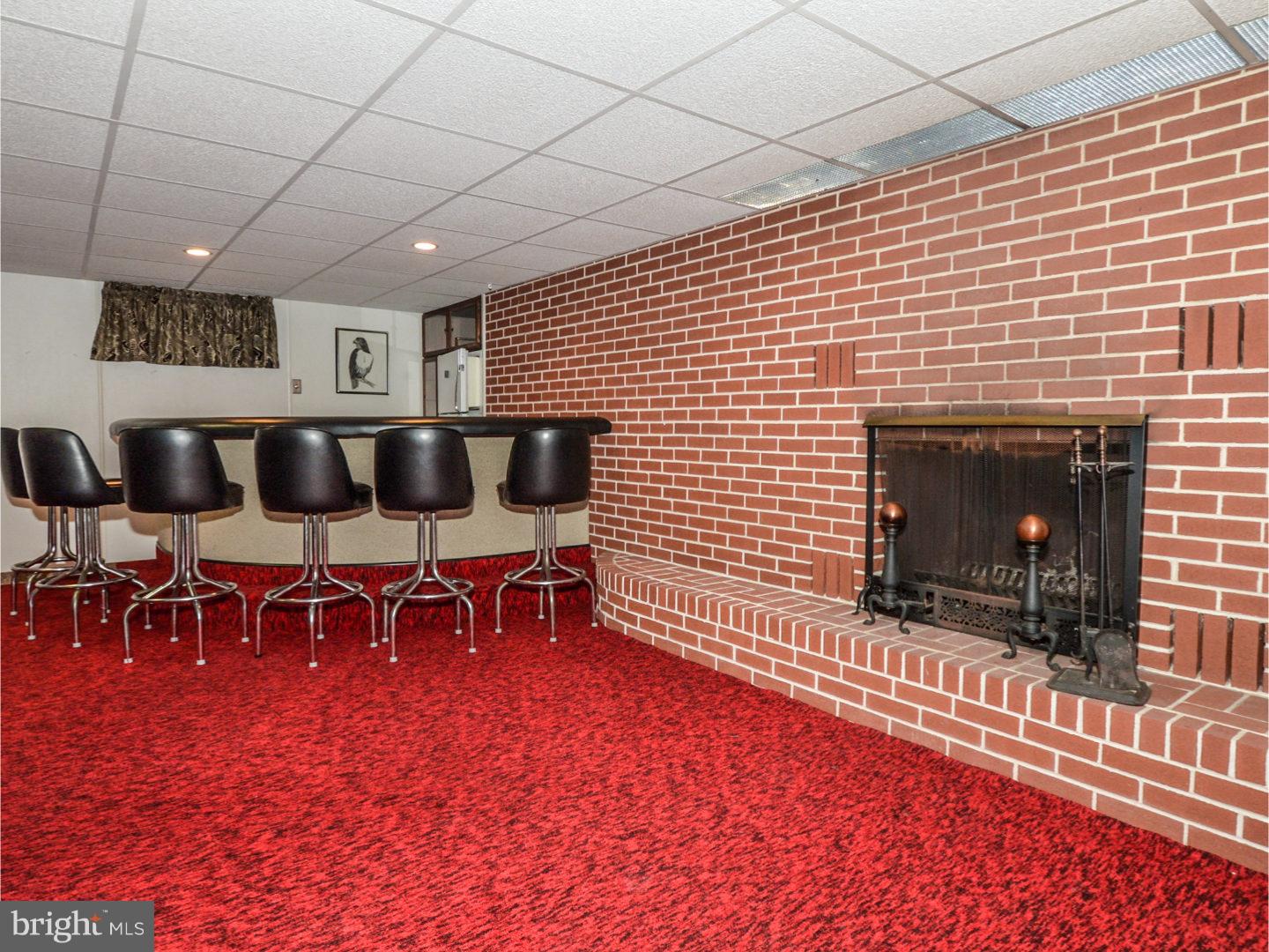 2514 Wasser Road Pennsburg, PA 18073 - Photo 9 of 25 Family Room